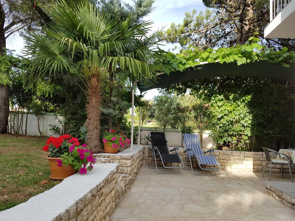 Villa Rosa With Yard And Children'S Playground Tar-Vabriga Exterior photo